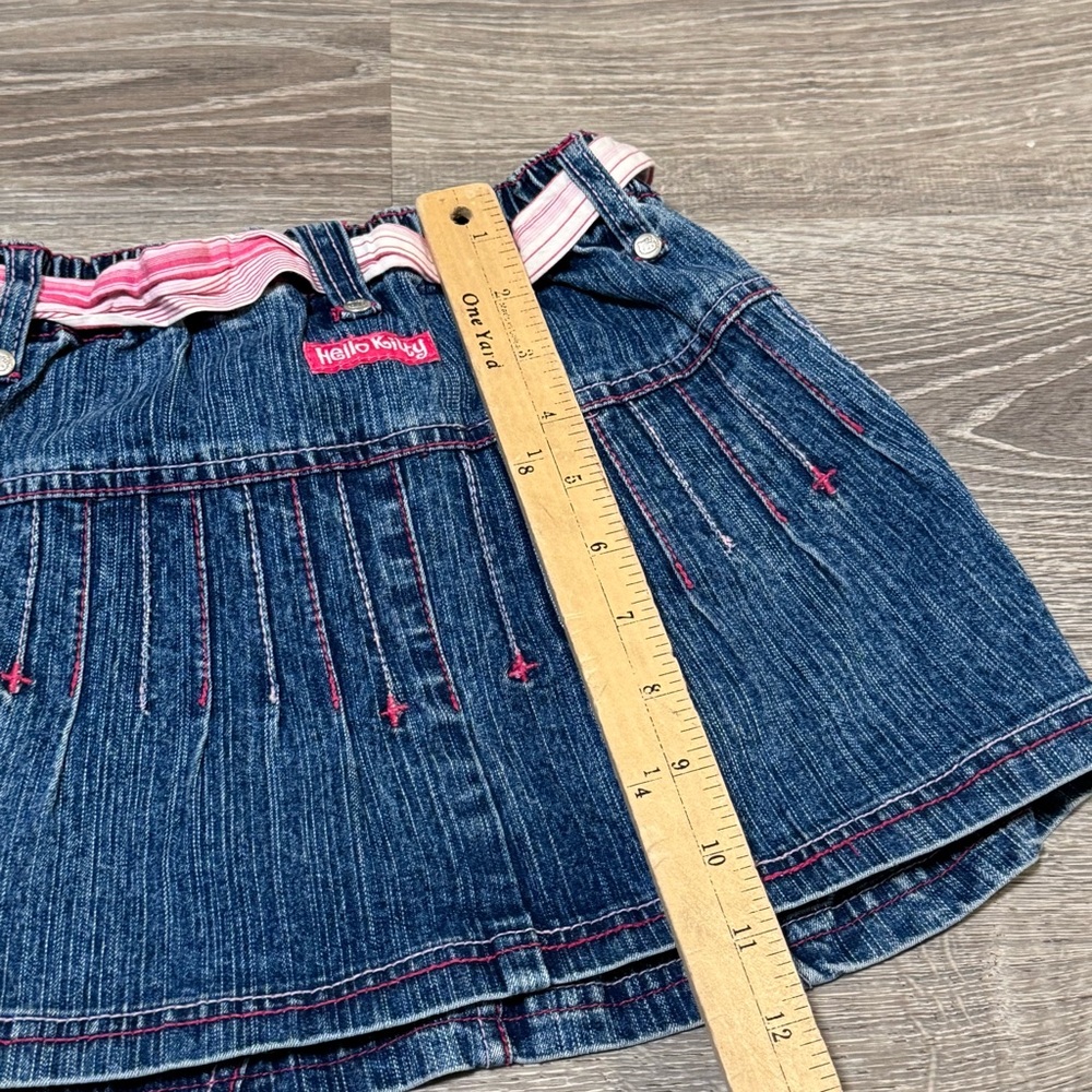 Y2K Toddler Girl Size 6 Hello Kitty belted  Denim Skirt vintage - Picture 7 of 8